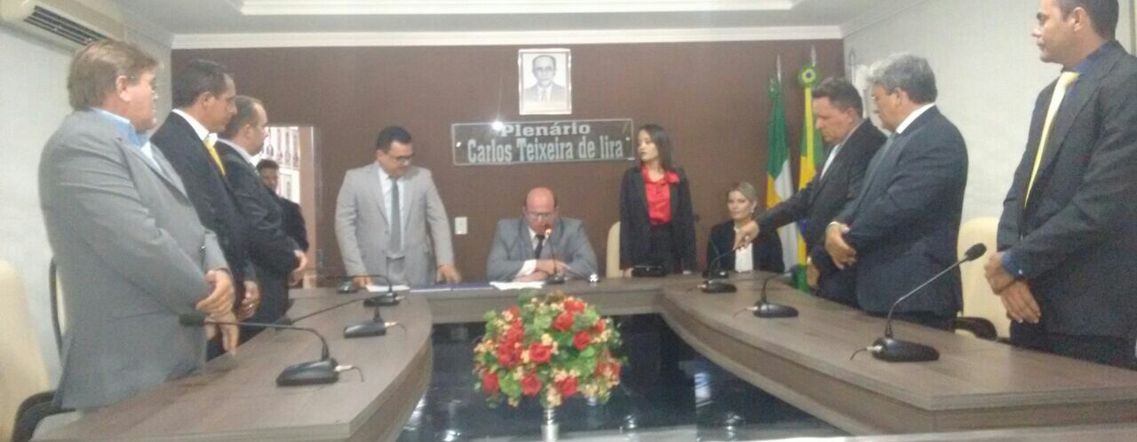 Câmara Municipal de Rafael Godeiro realiza Sessão Preparatória de Instalação e posse dos Vereadores para a Legislatura 2017/2020